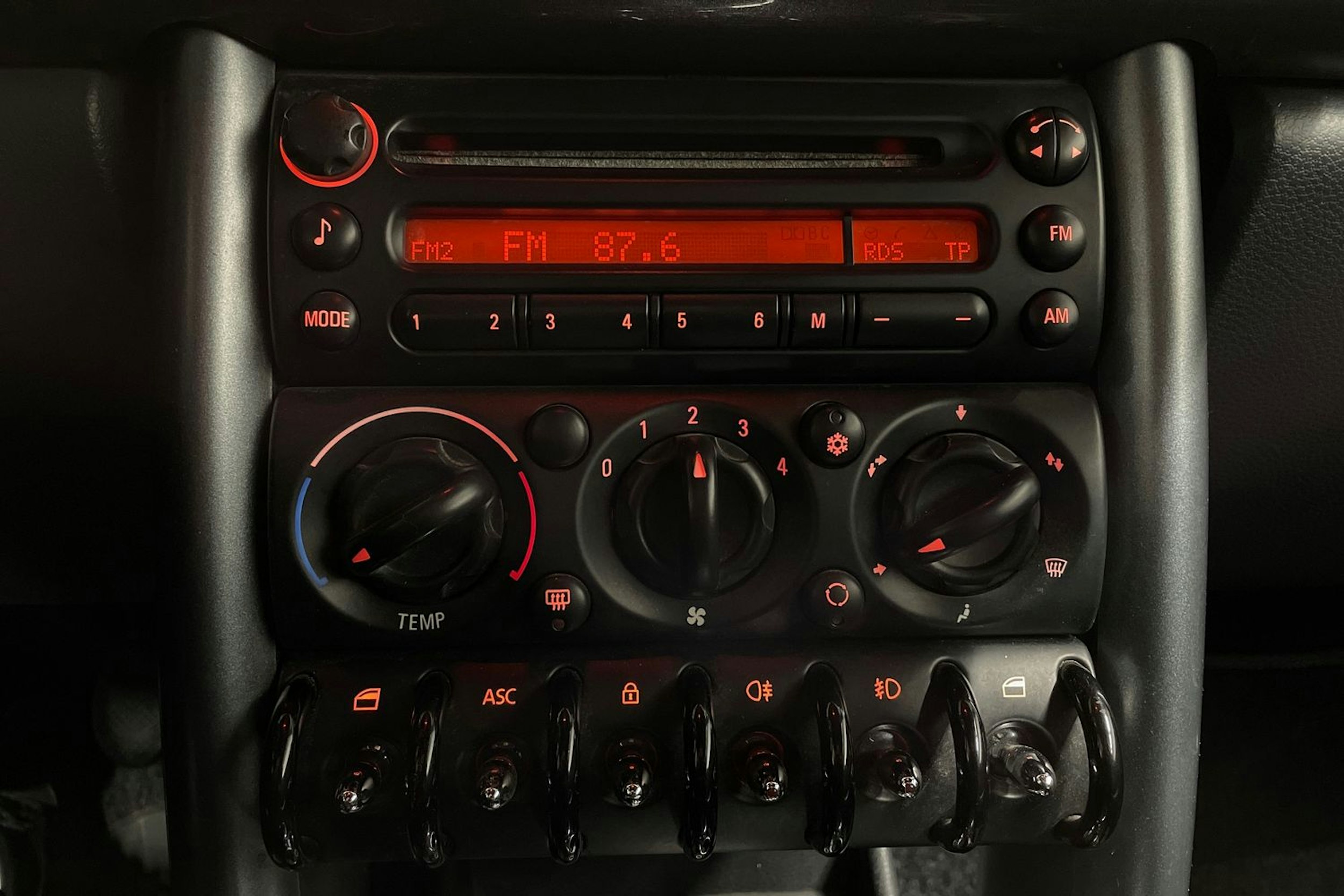 valkoinen Mini Cooper 2008 kuva 14.