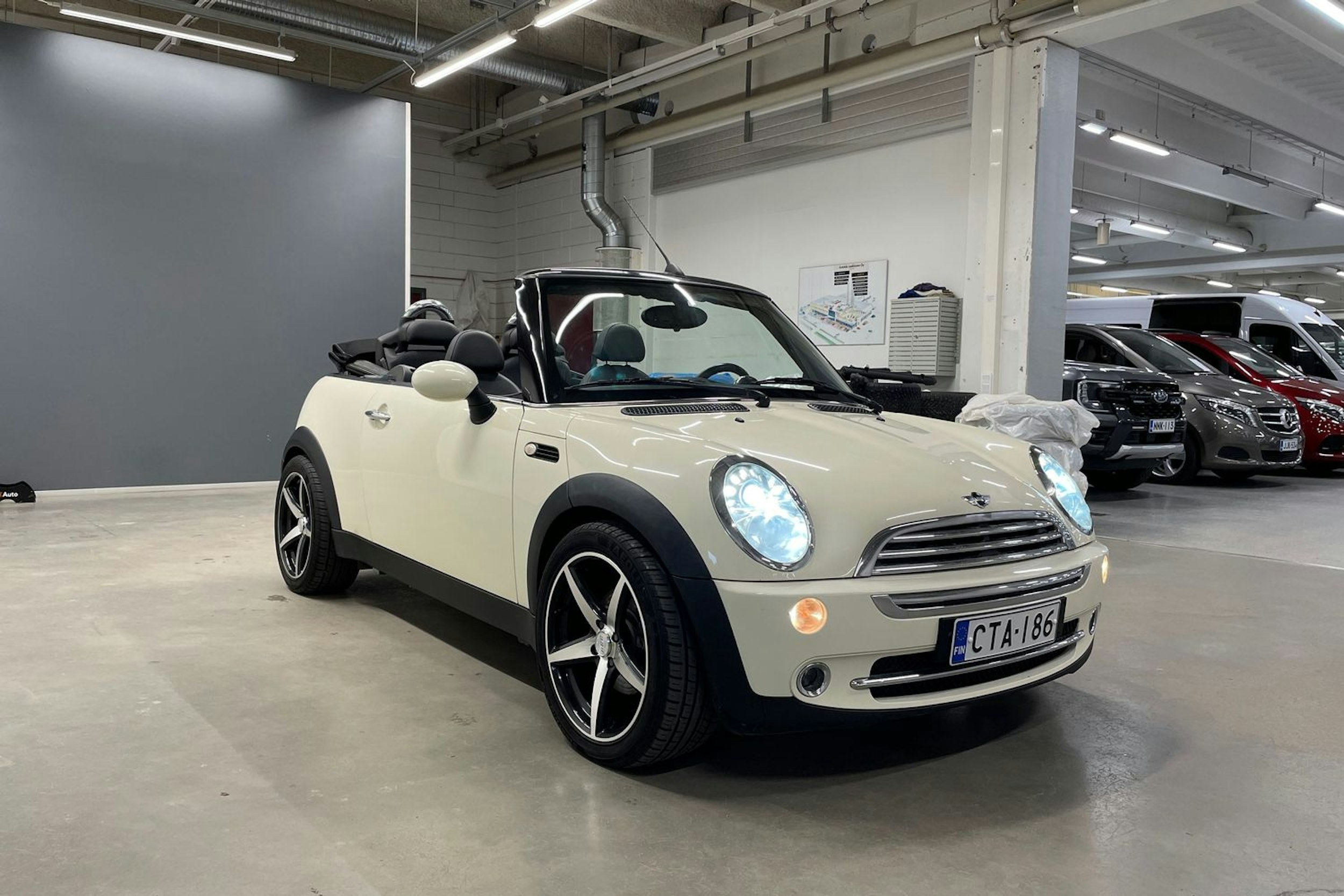 valkoinen Mini Cooper 2008 kuva 16.