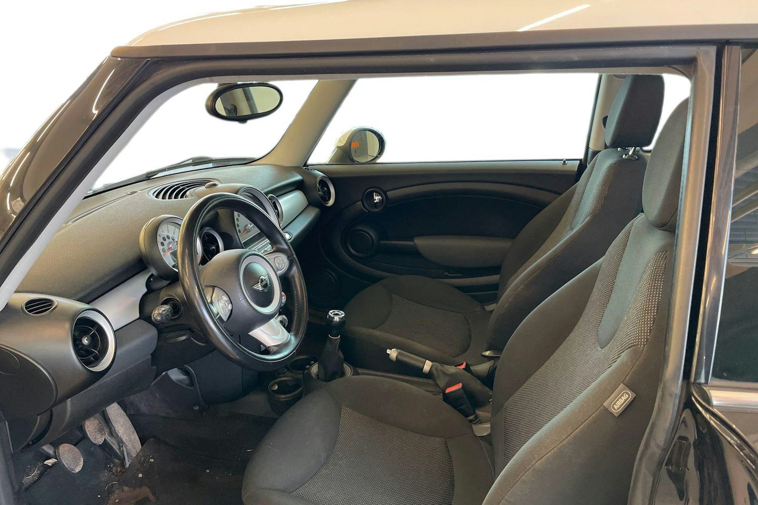 Musta Mini Cooper 2009 kuva 6.