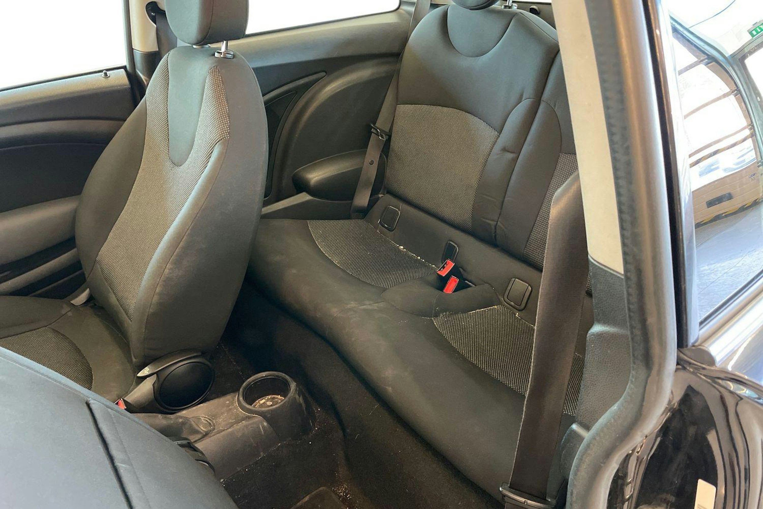 Musta Mini Cooper 2009 kuva 8.