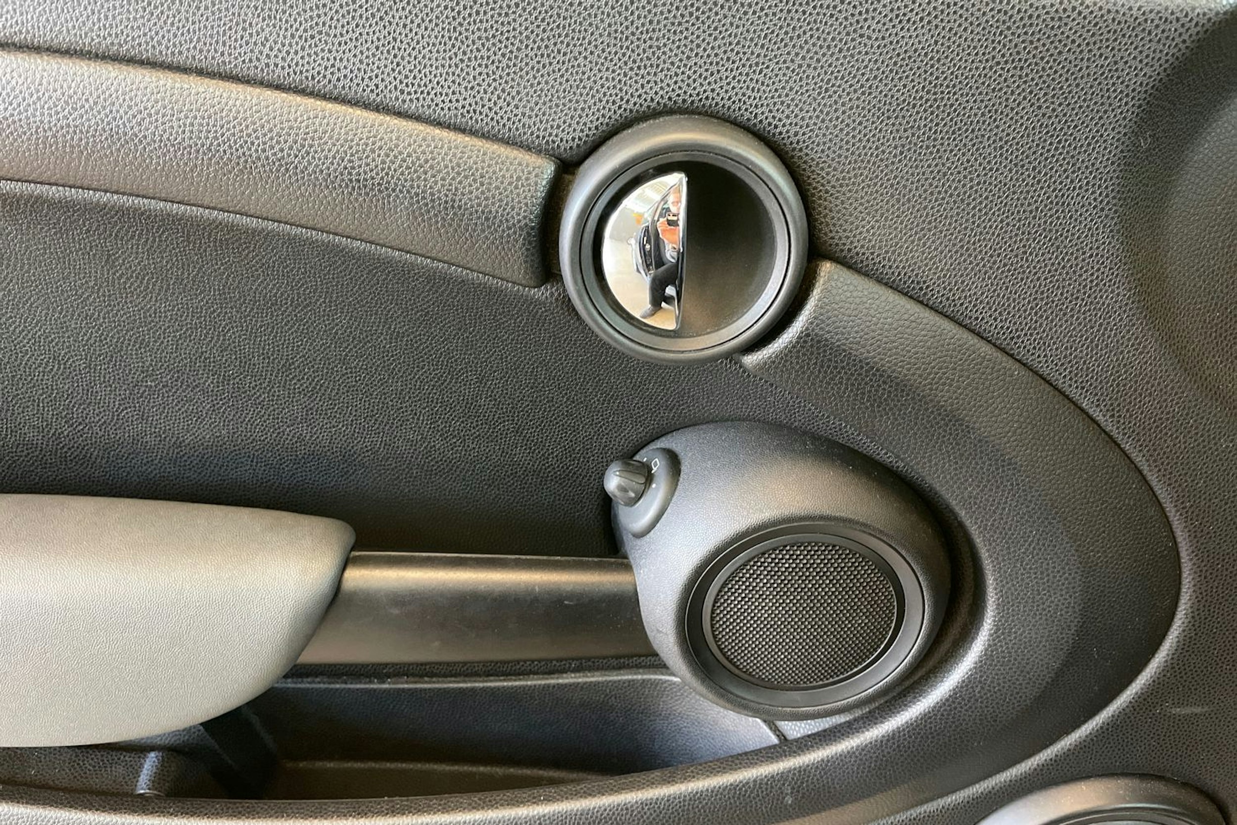 Musta Mini Cooper 2009 kuva 18.