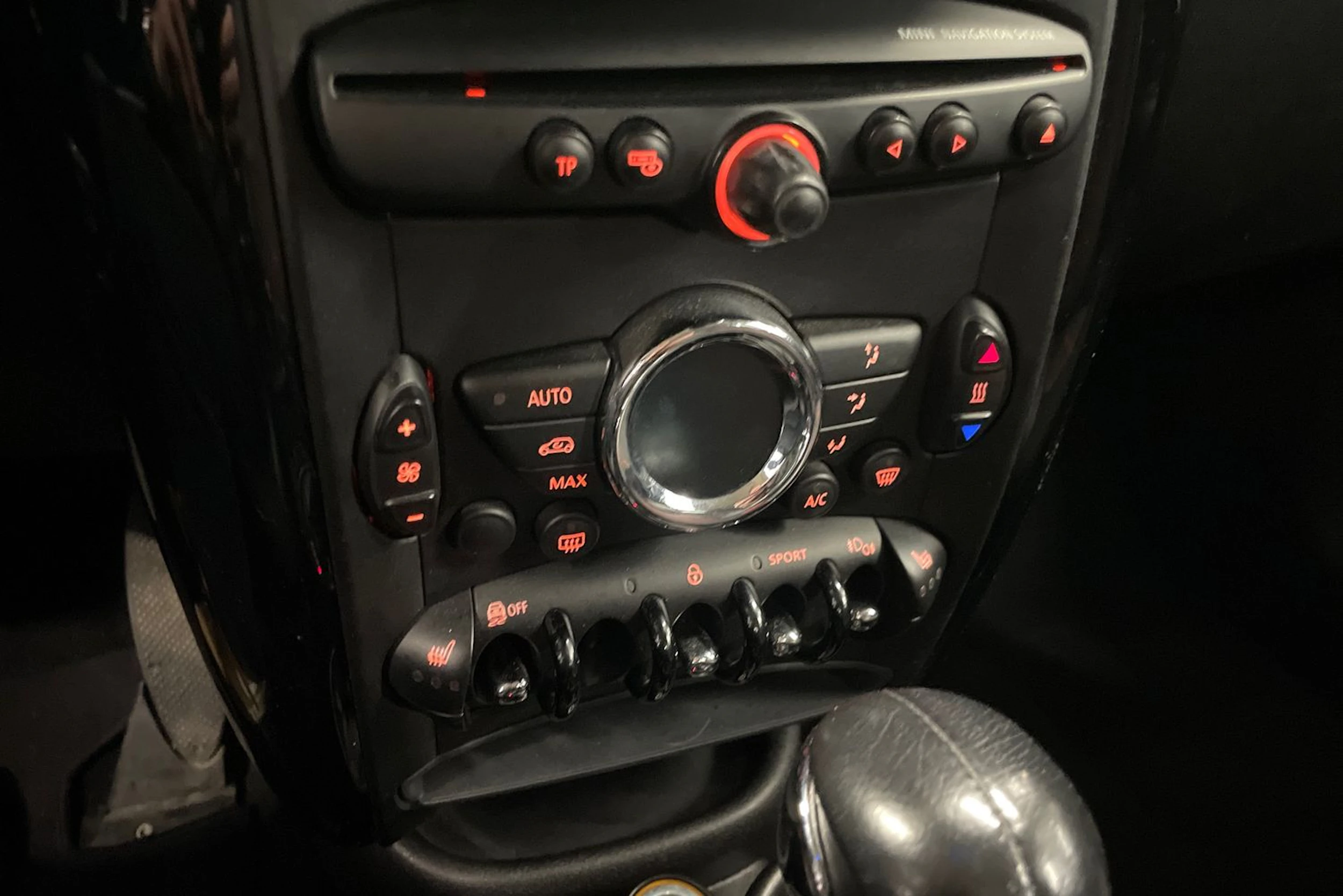 punainen Mini Cooper 2013 kuva 13.