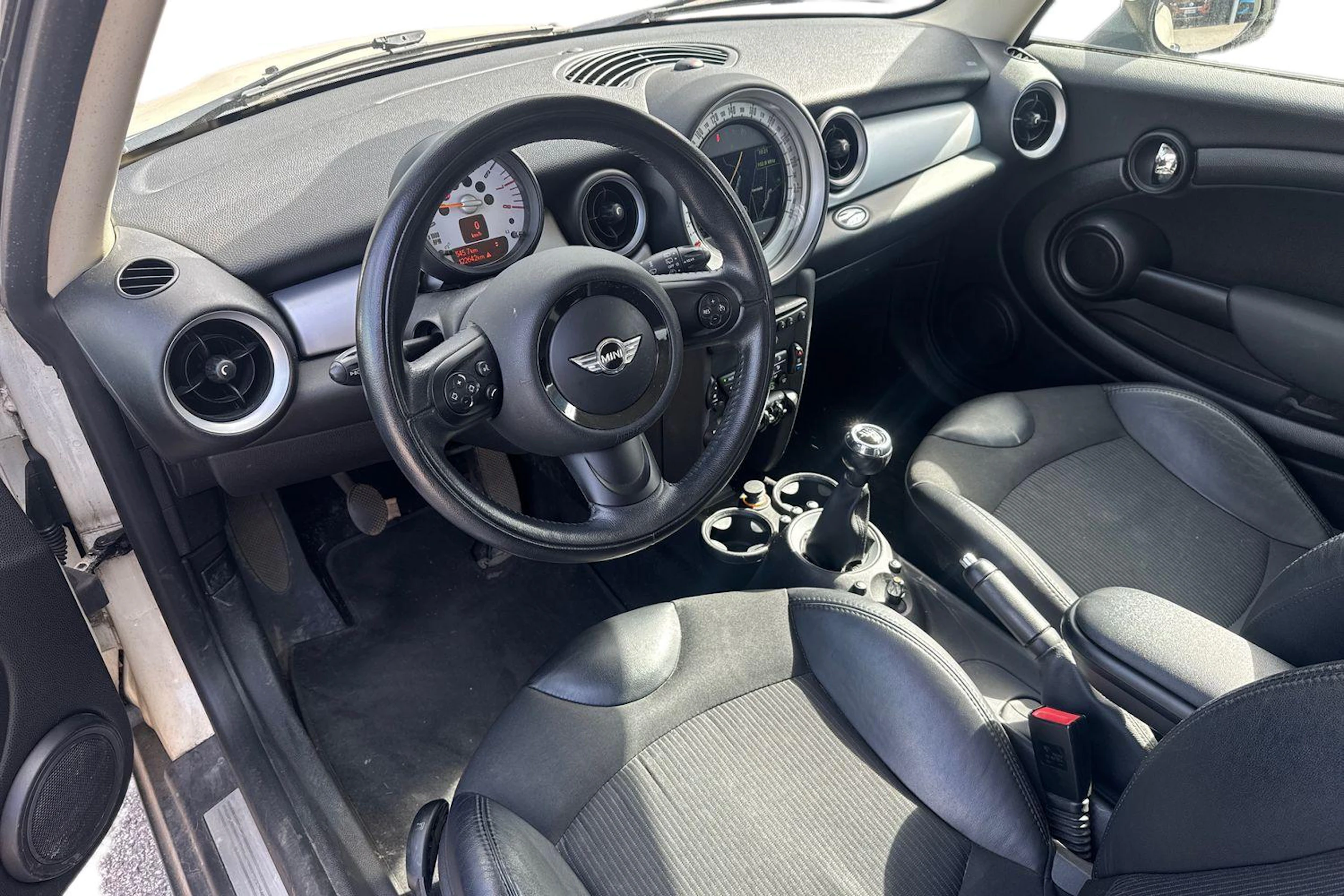 valkoinen Mini Cooper 2013 kuva 3.