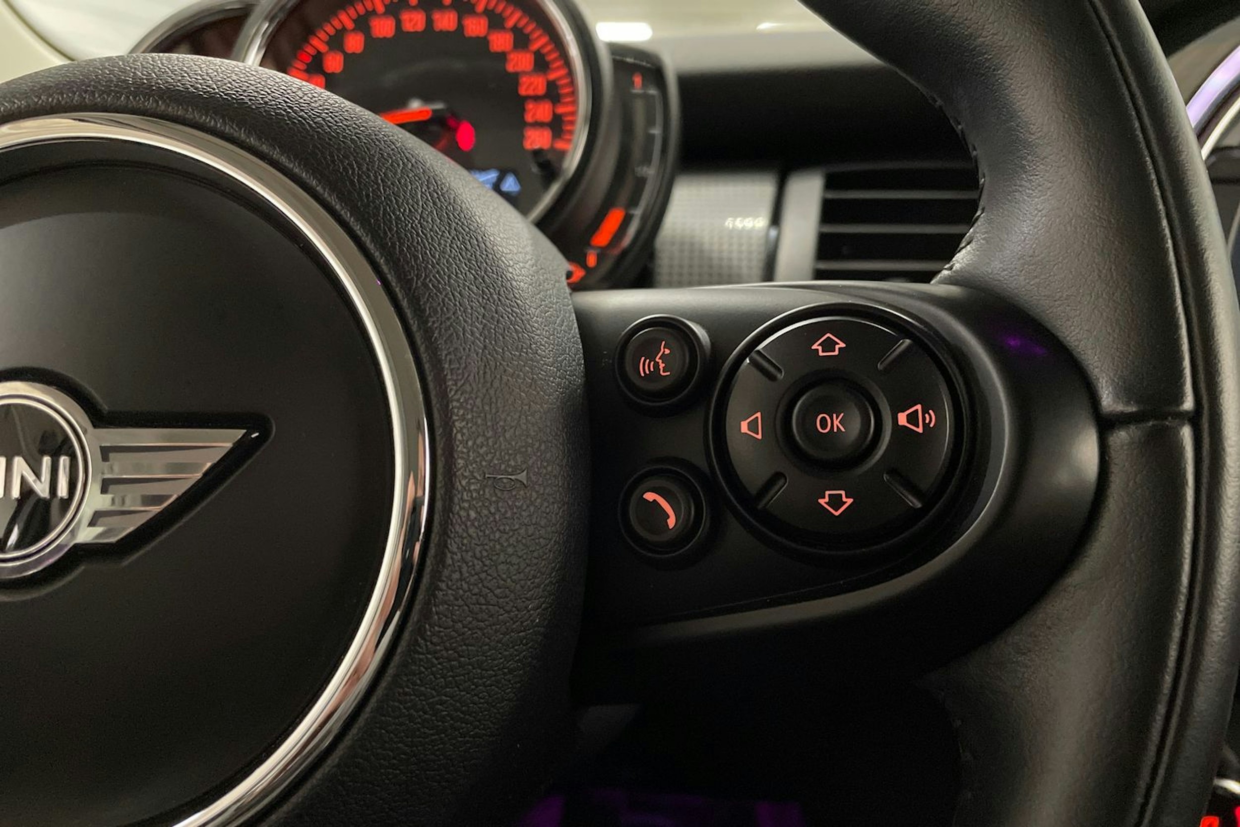 harmaa Mini Cooper 2019 kuva 24.