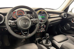 valkoinen Mini Cooper 2020 kuva 8.