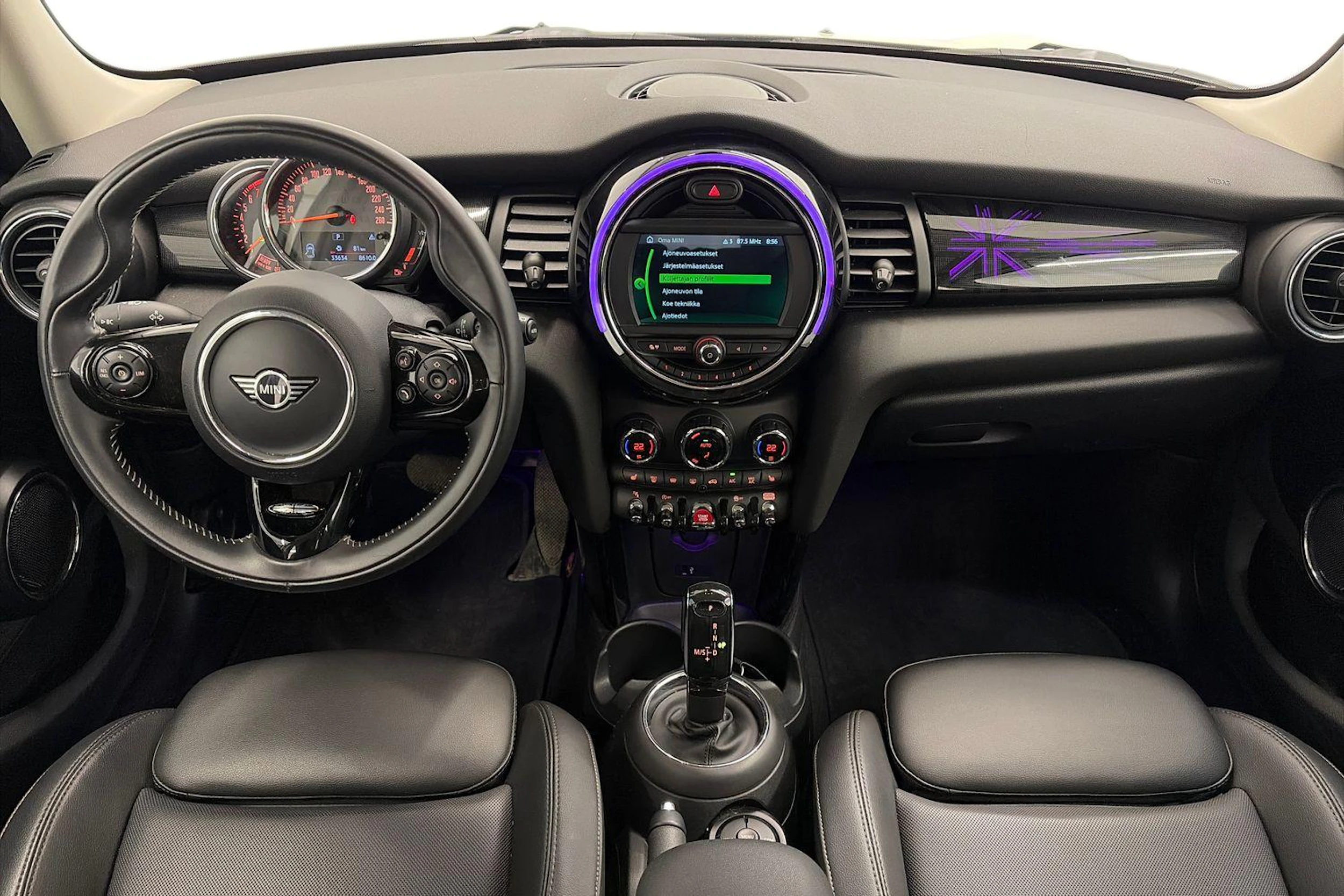 valkoinen Mini Cooper 2020 kuva 9.