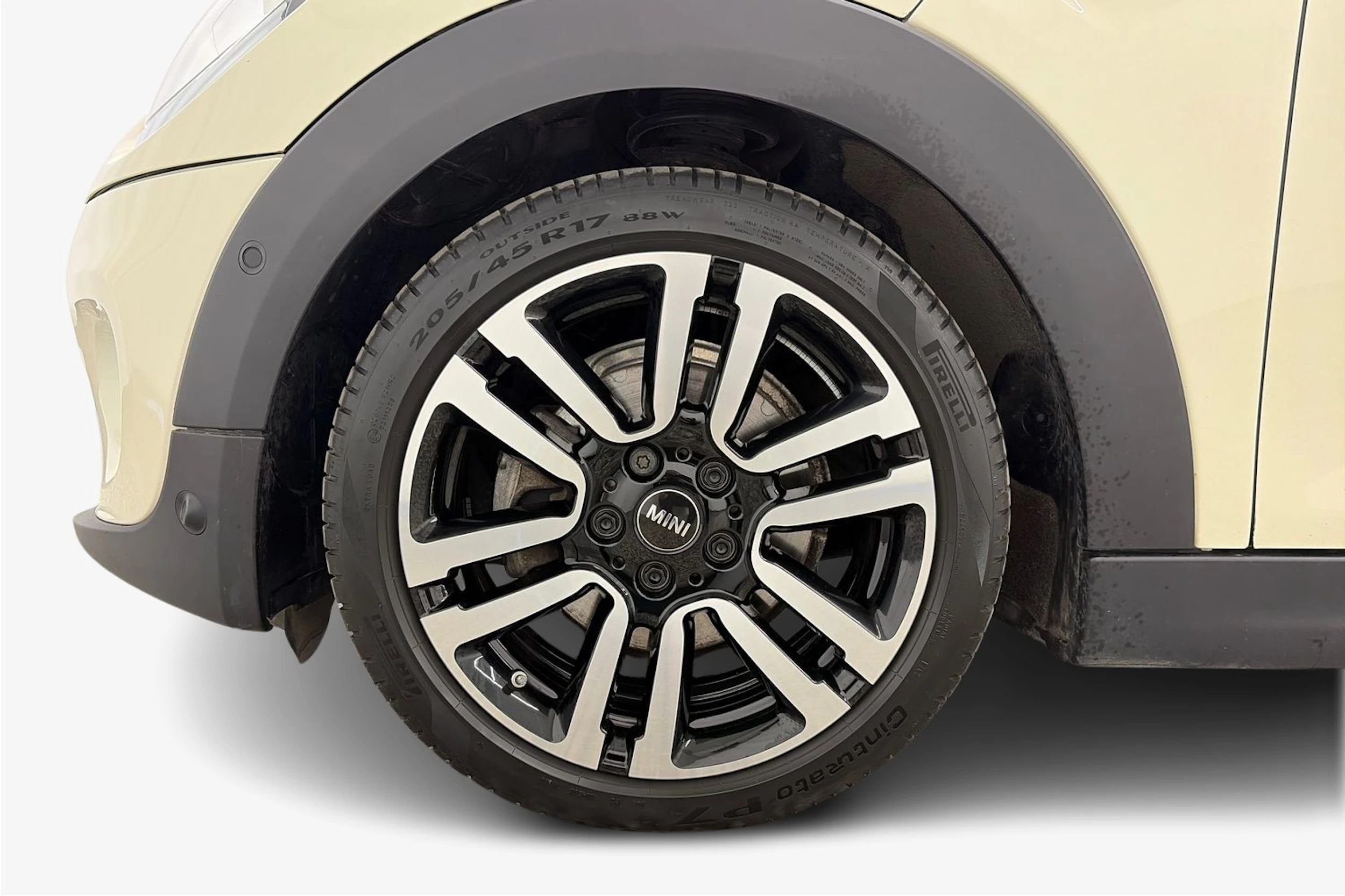 valkoinen Mini Cooper 2020 kuva 12.