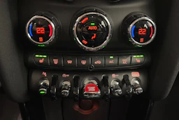 valkoinen Mini Cooper 2020 kuva 25.