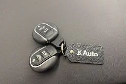 valkoinen Mini Cooper 2020 kuva 29.