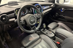 musta Mini Cooper 2021 kuva 3.