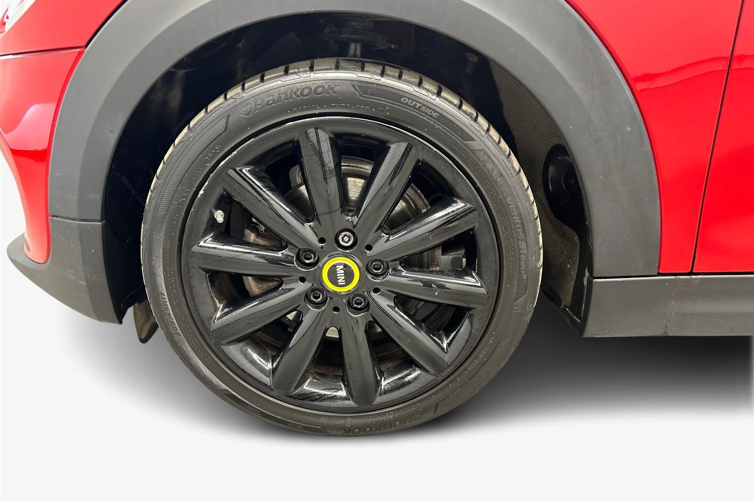 punainen Mini Cooper SE 2021 kuva 12.