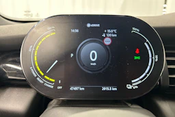 punainen Mini Cooper SE 2021 kuva 19.