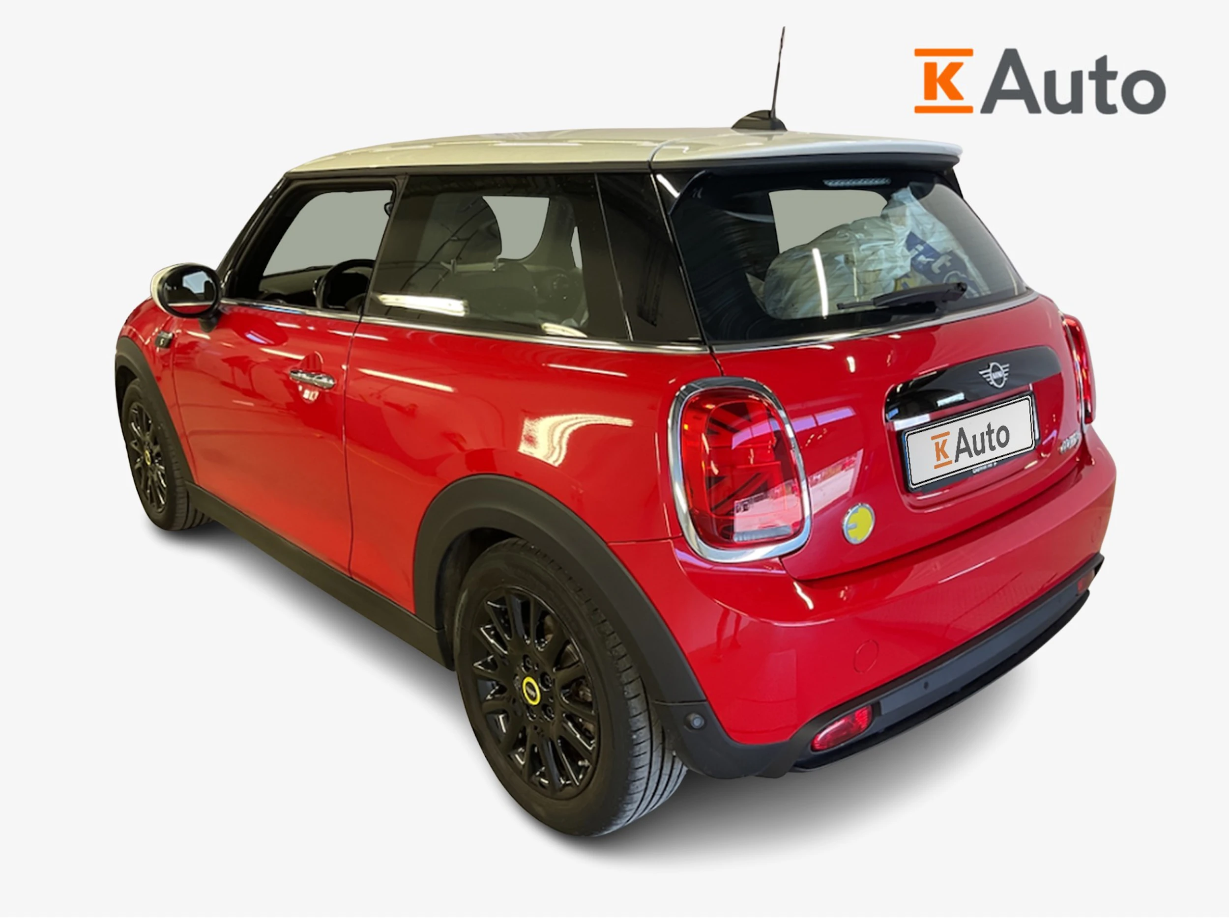 punainen Mini Cooper 2023 kuva 2.