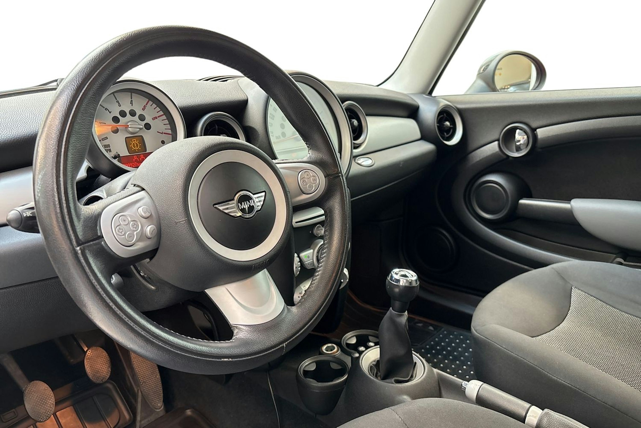 punainen Mini Cooper D 2009 kuva 7.