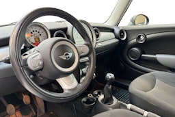 punainen Mini Cooper D 2009 kuva 7.