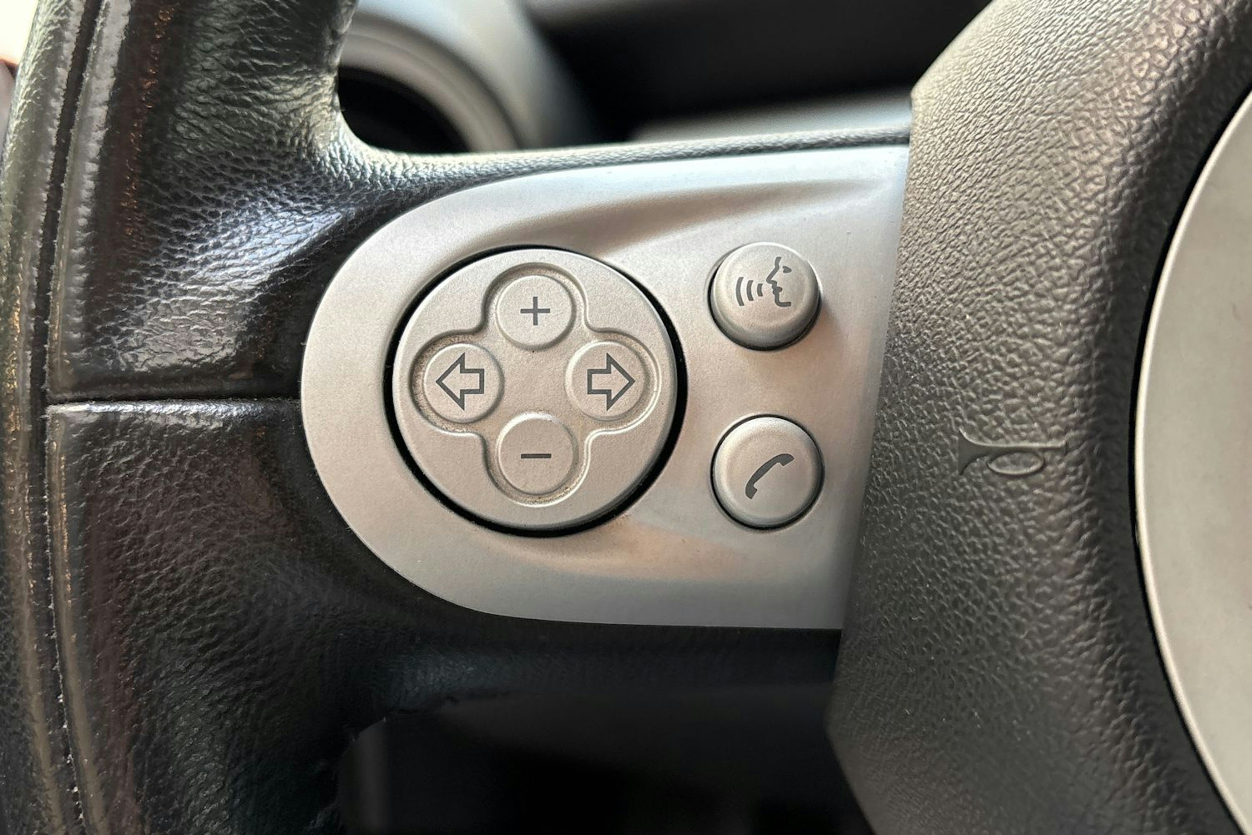 punainen Mini Cooper D 2009 kuva 16.