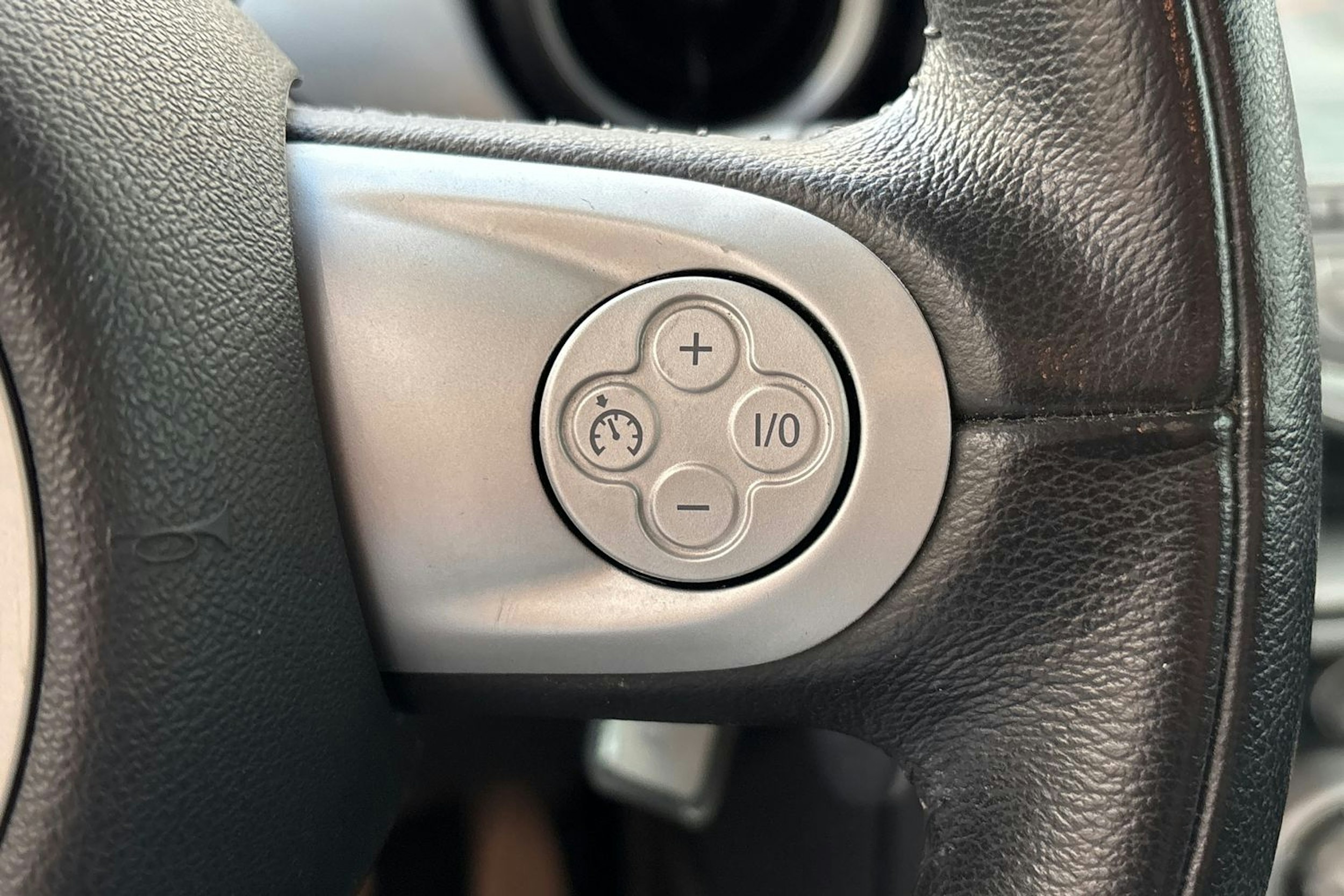punainen Mini Cooper D 2009 kuva 17.