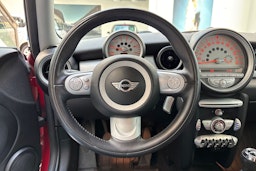 punainen Mini Cooper D 2009 kuva 19.