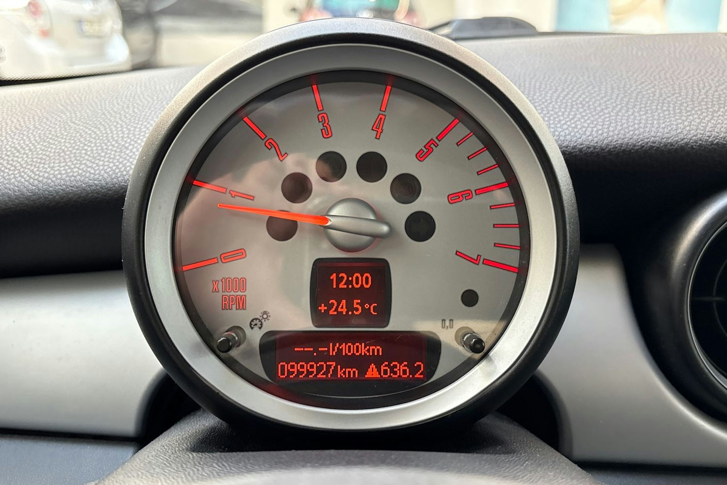 punainen Mini Cooper D 2009 kuva 20.