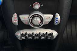 punainen Mini Cooper D 2009 kuva 23.