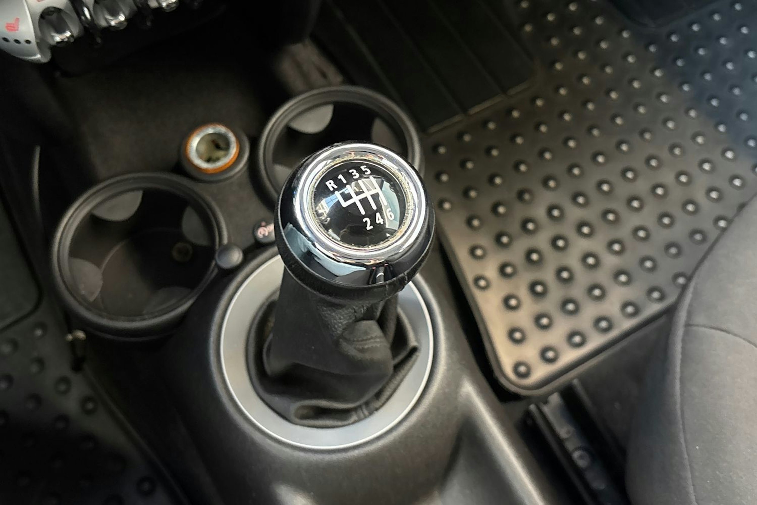 punainen Mini Cooper D 2009 kuva 24.