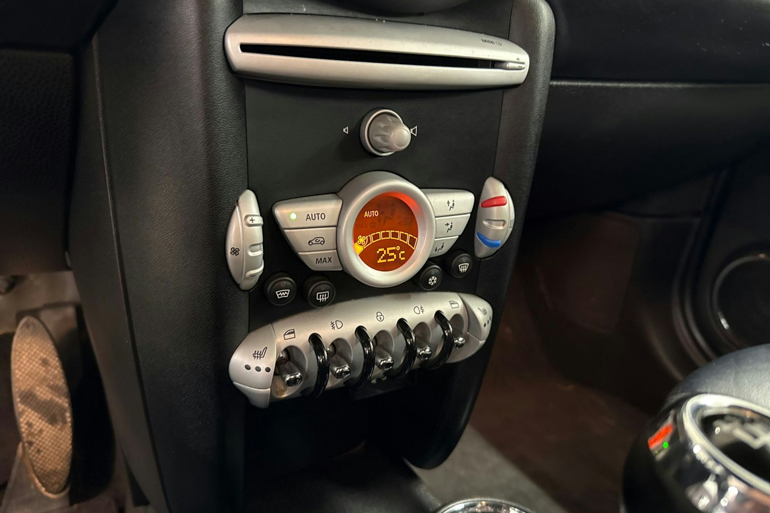 sininen Mini Cooper D 2009 kuva 14.