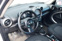 valkoinen Mini Cooper D 2011 kuva 3.