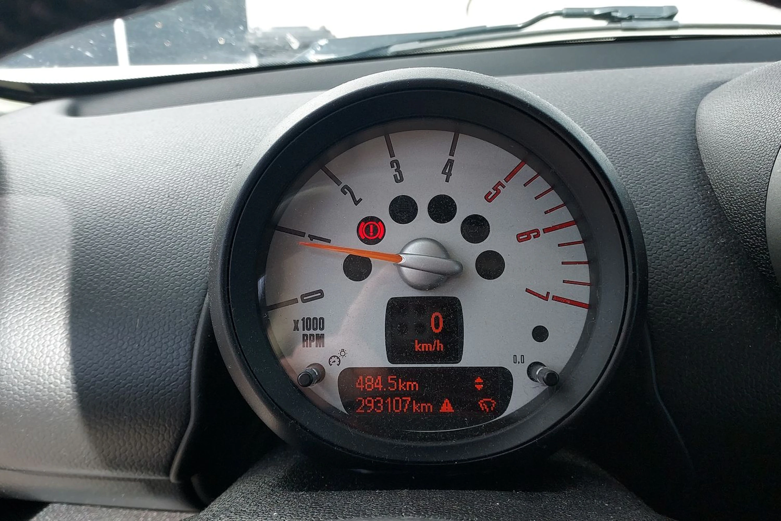 valkoinen Mini Cooper D 2011 kuva 6.