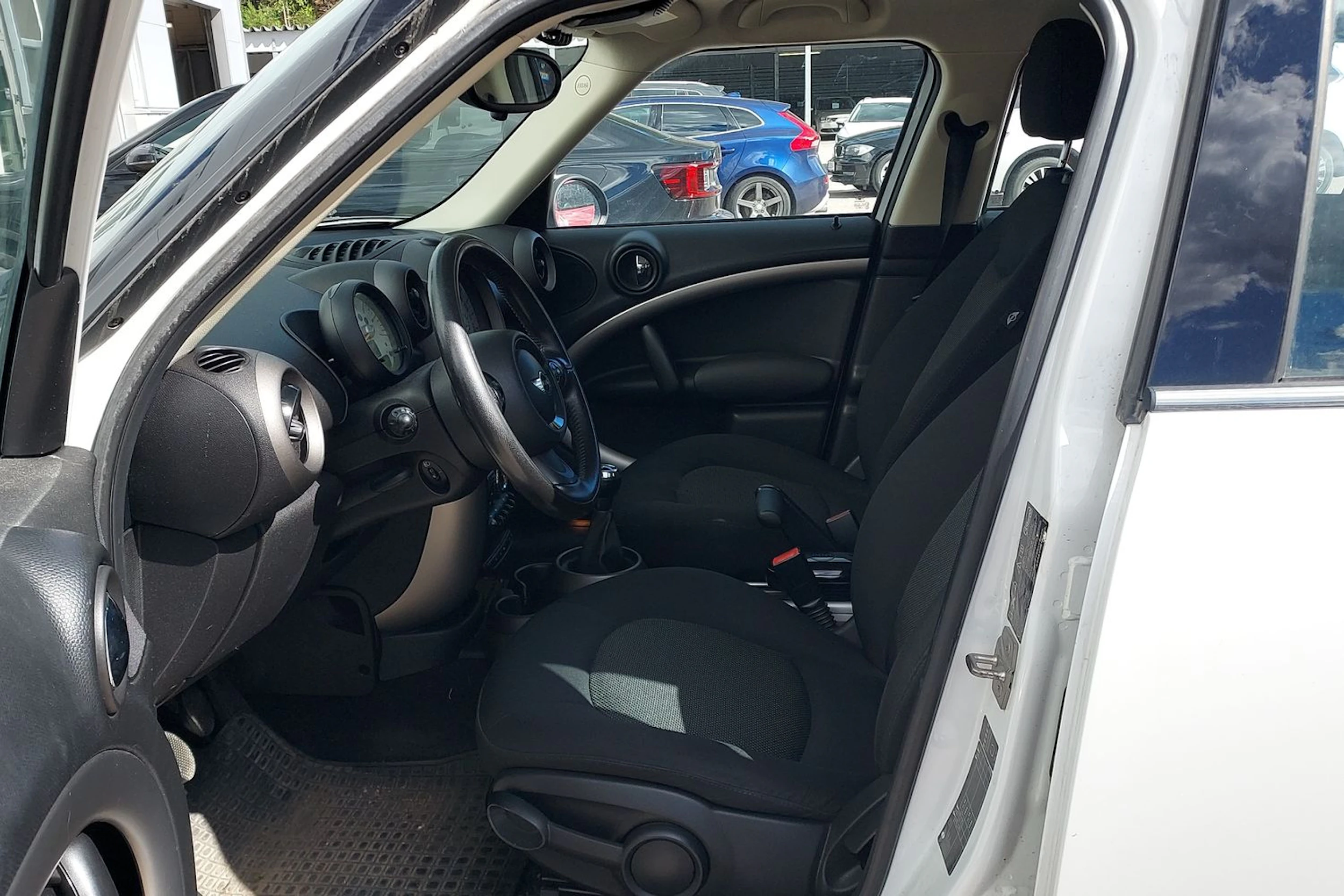valkoinen Mini Cooper D 2011 kuva 8.