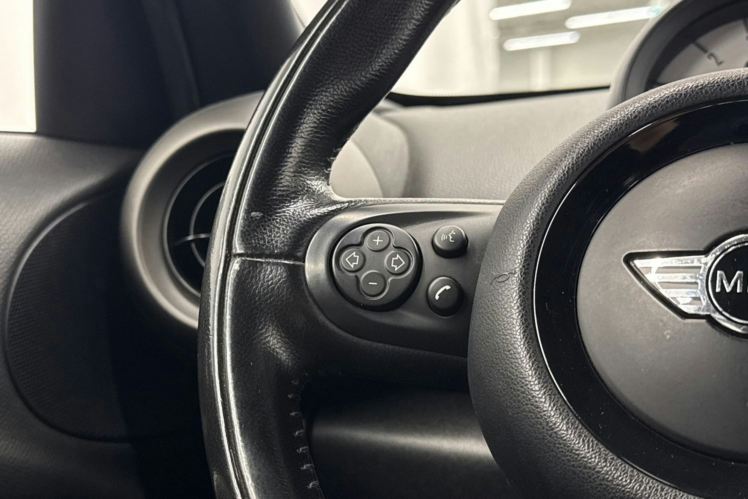 Vihreä Mini Cooper D 2011 kuva 13.