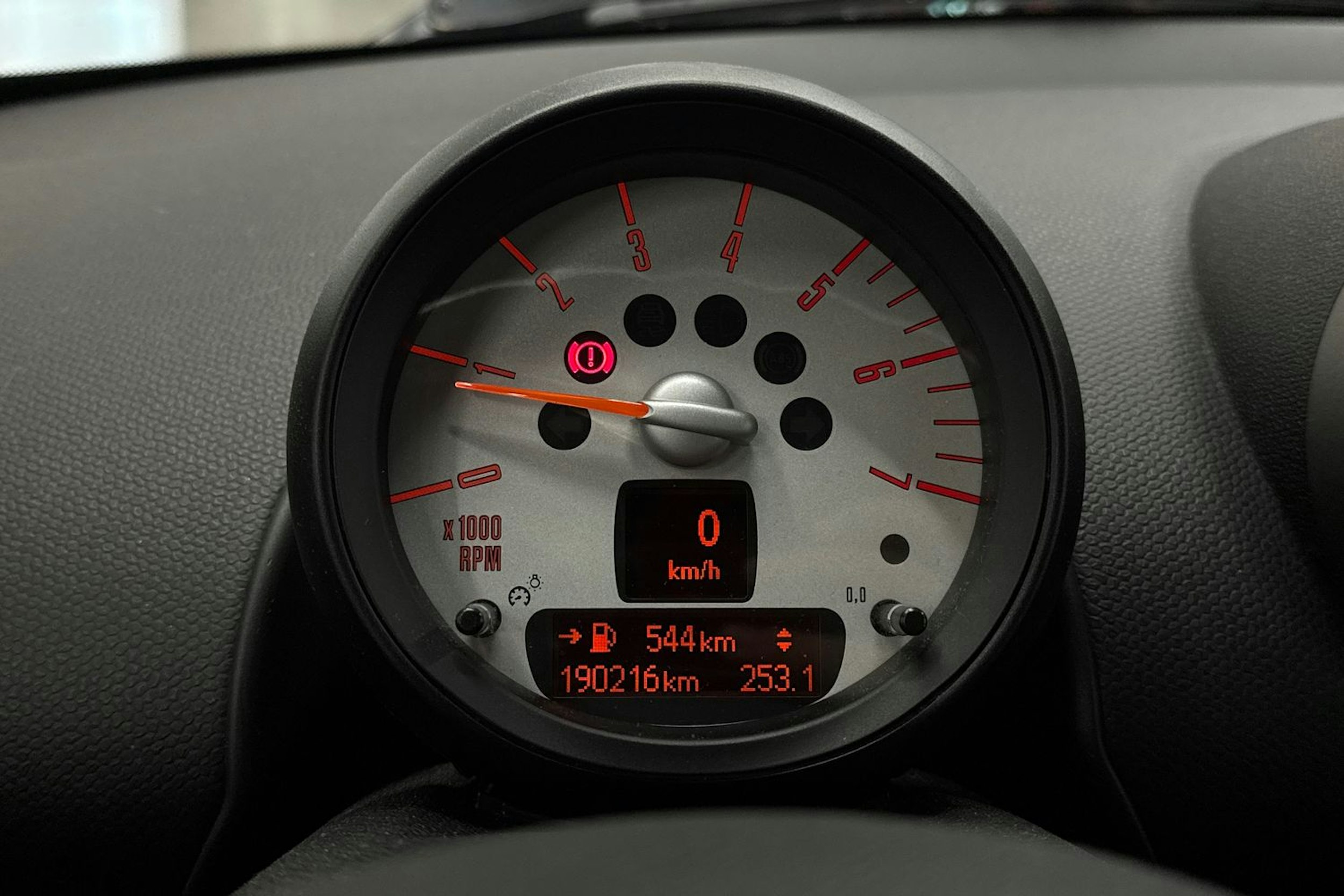 Vihreä Mini Cooper D 2011 kuva 14.