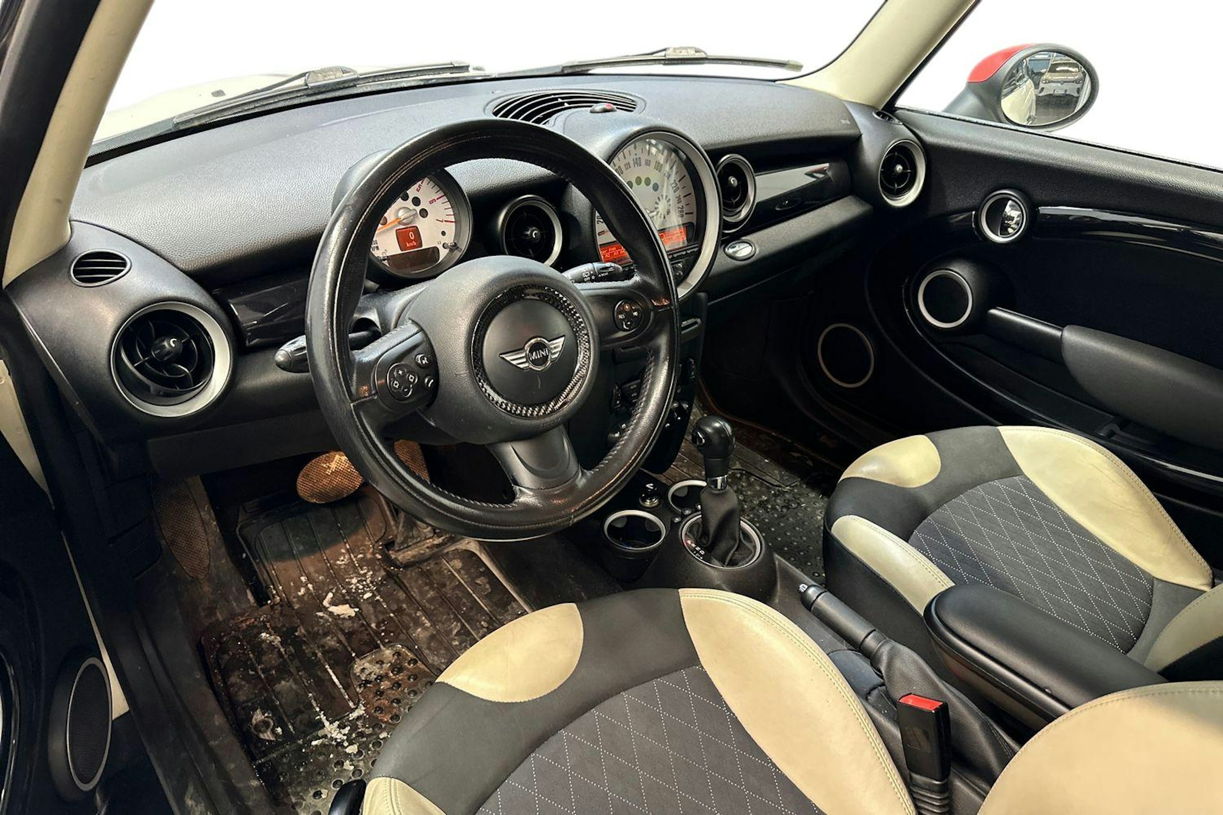 valkoinen Mini Cooper D 2011 kuva 3.