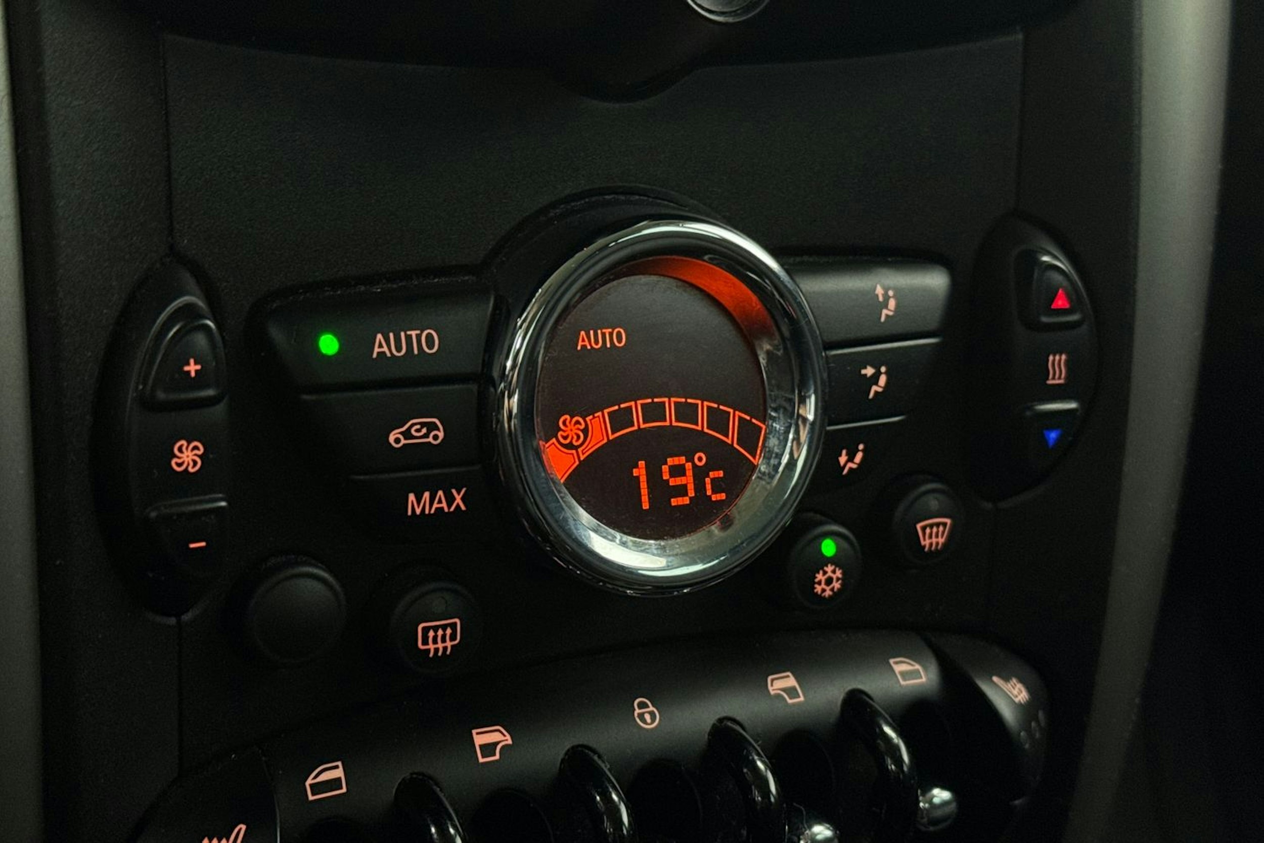 Sininen Mini Cooper D 2011 kuva 22.