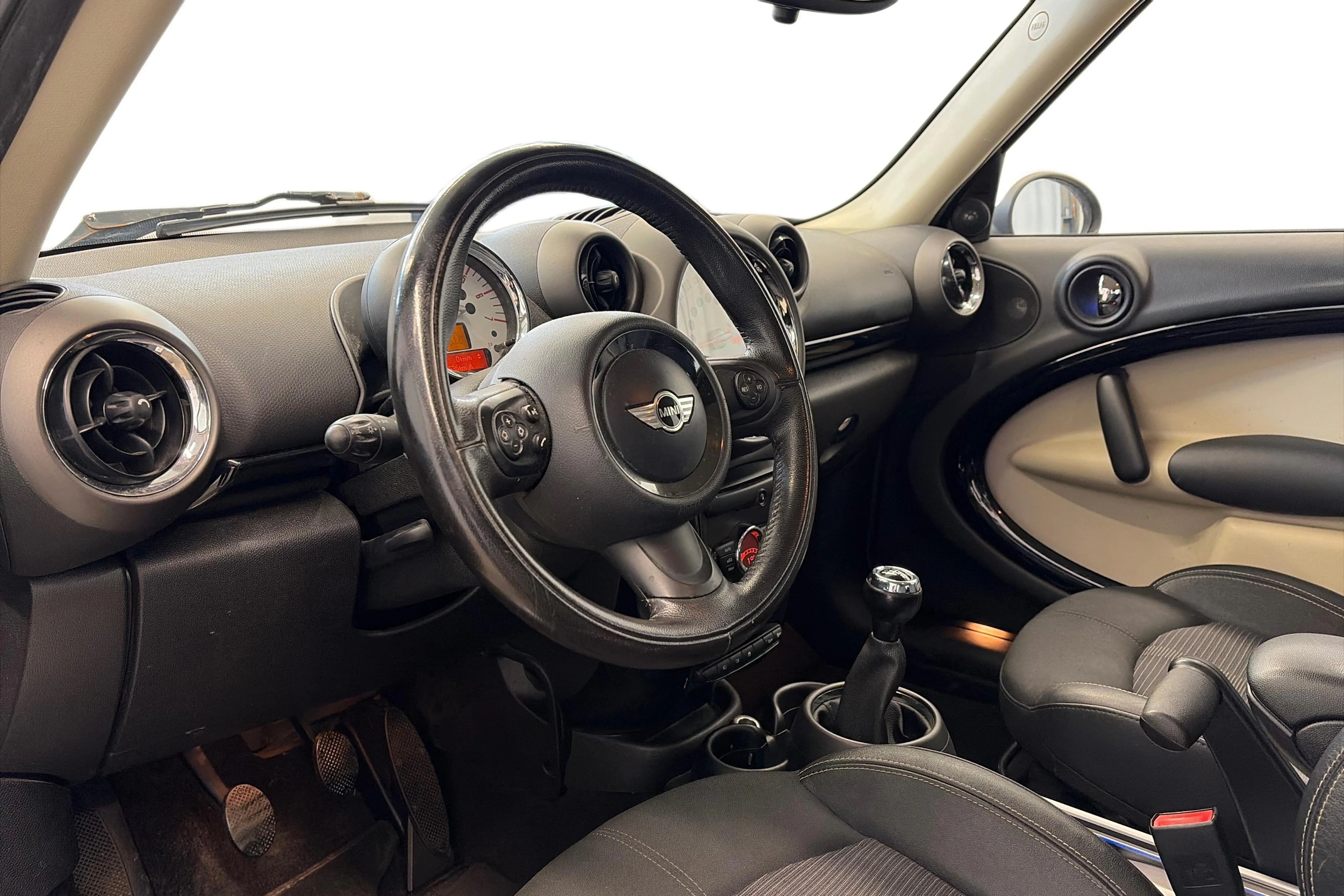 musta Mini Cooper D 2011 kuva 6.