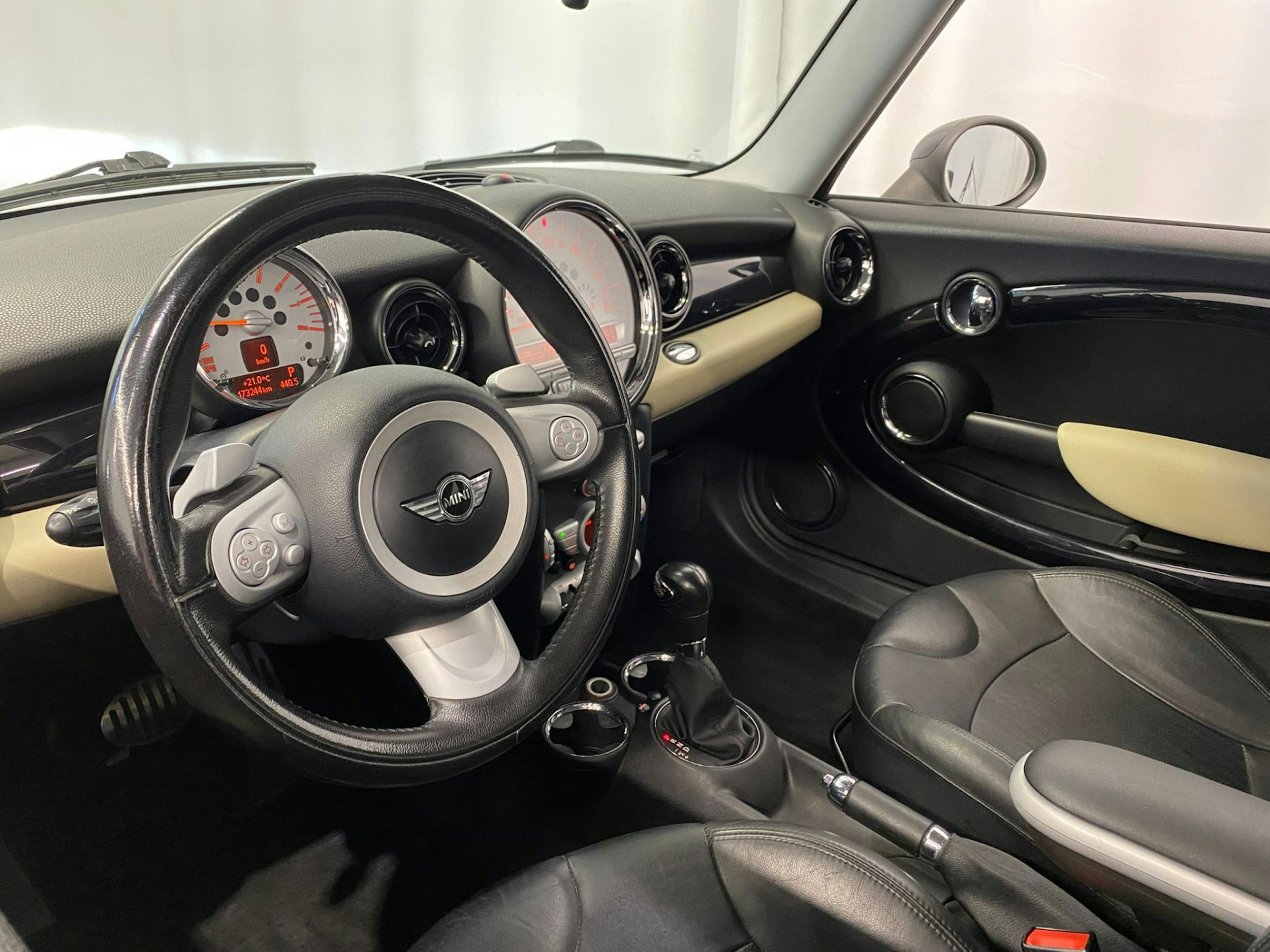 valkoinen Mini Cooper S 2009 kuva 6.