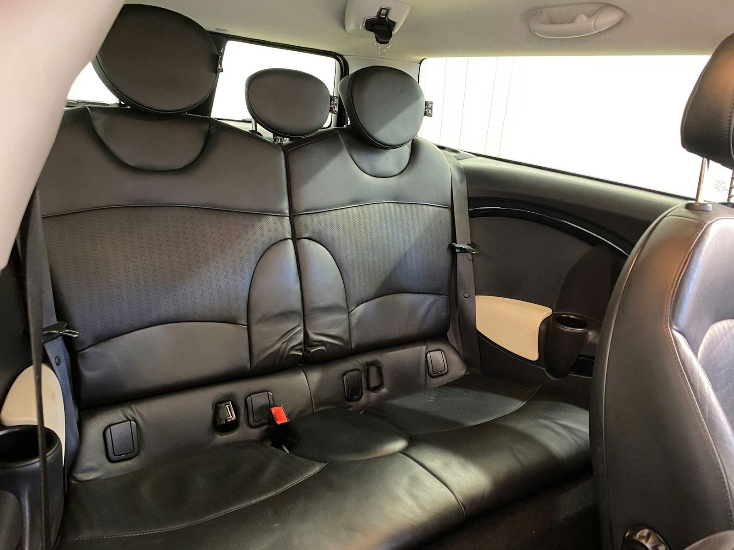 valkoinen Mini Cooper S 2009 kuva 11.
