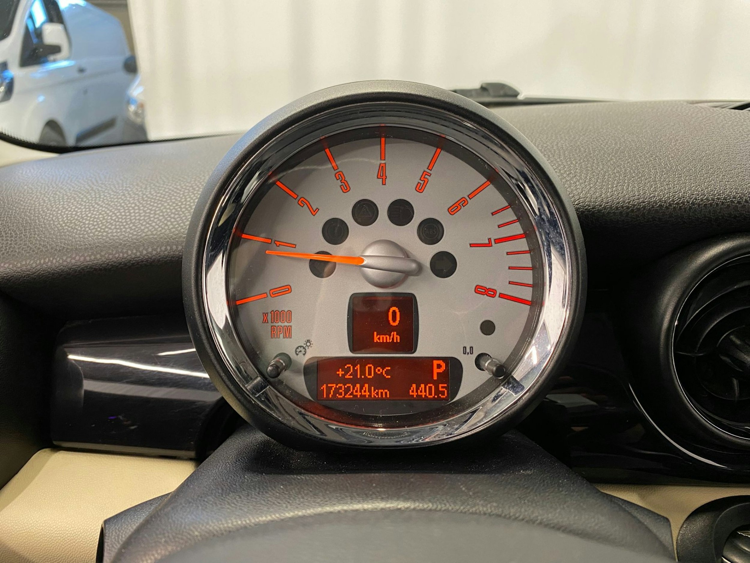 valkoinen Mini Cooper S 2009 kuva 18.