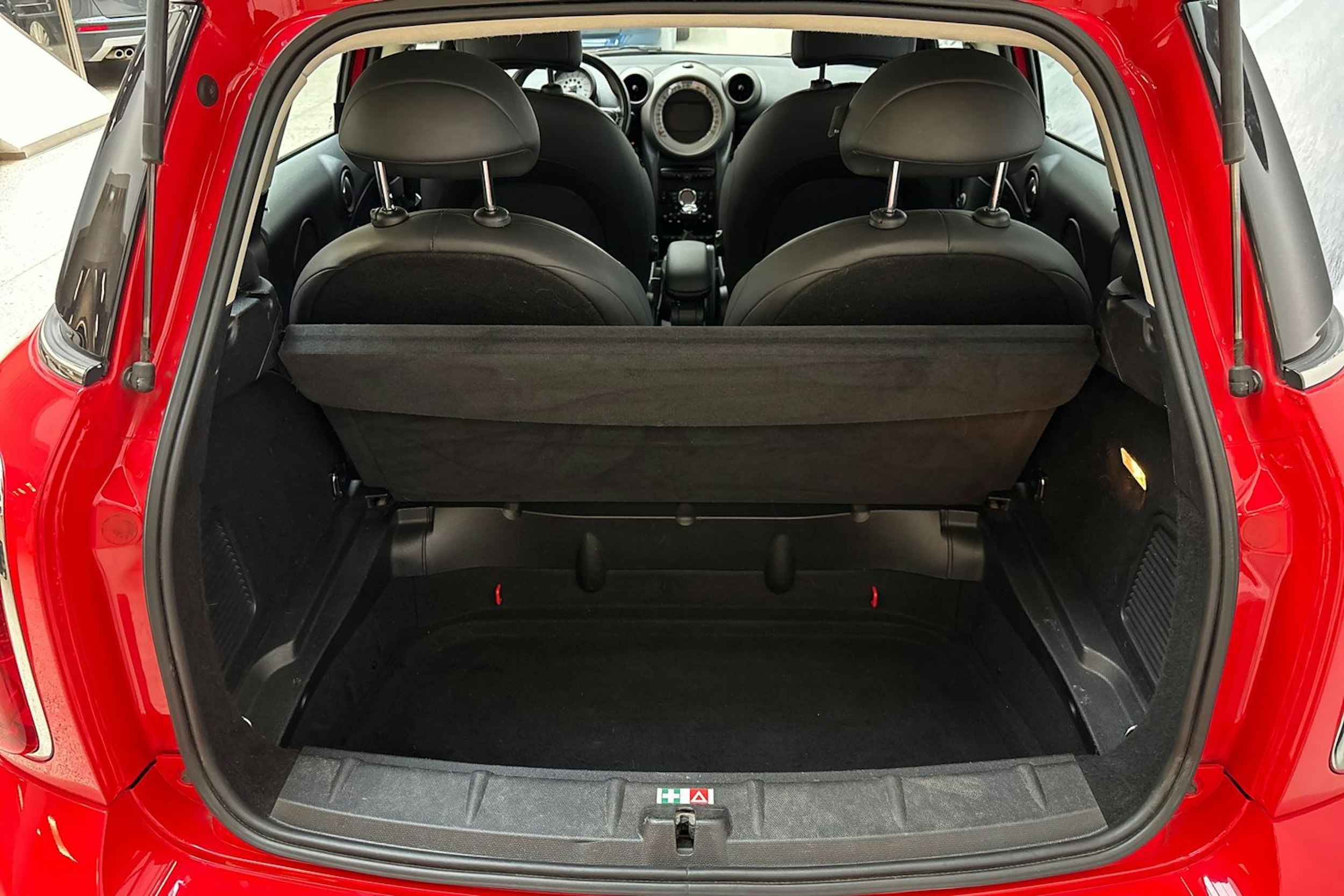 punainen Mini Cooper S 2011 kuva 14.