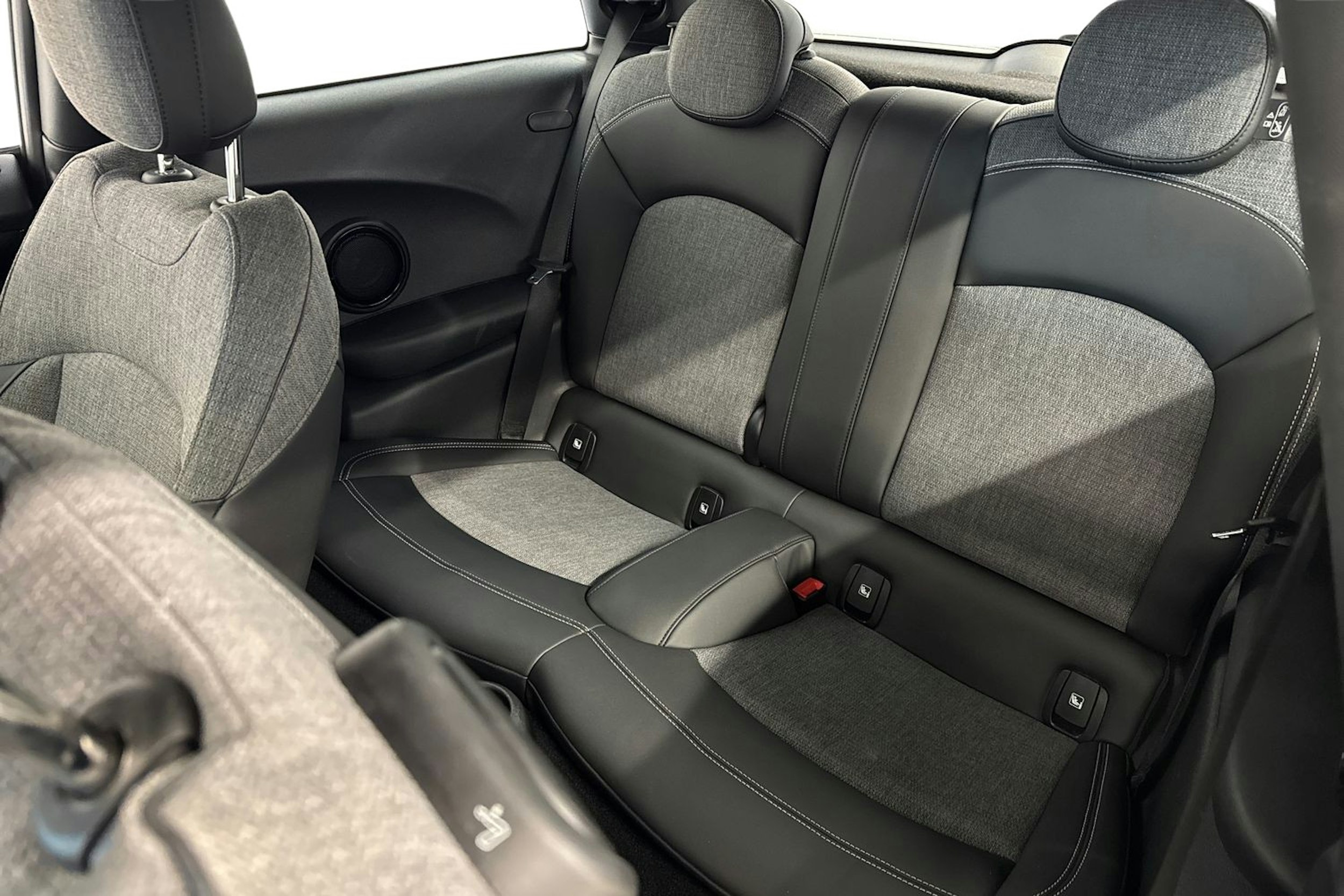 met. vihreä Mini Cooper SE 2022 kuva 10.