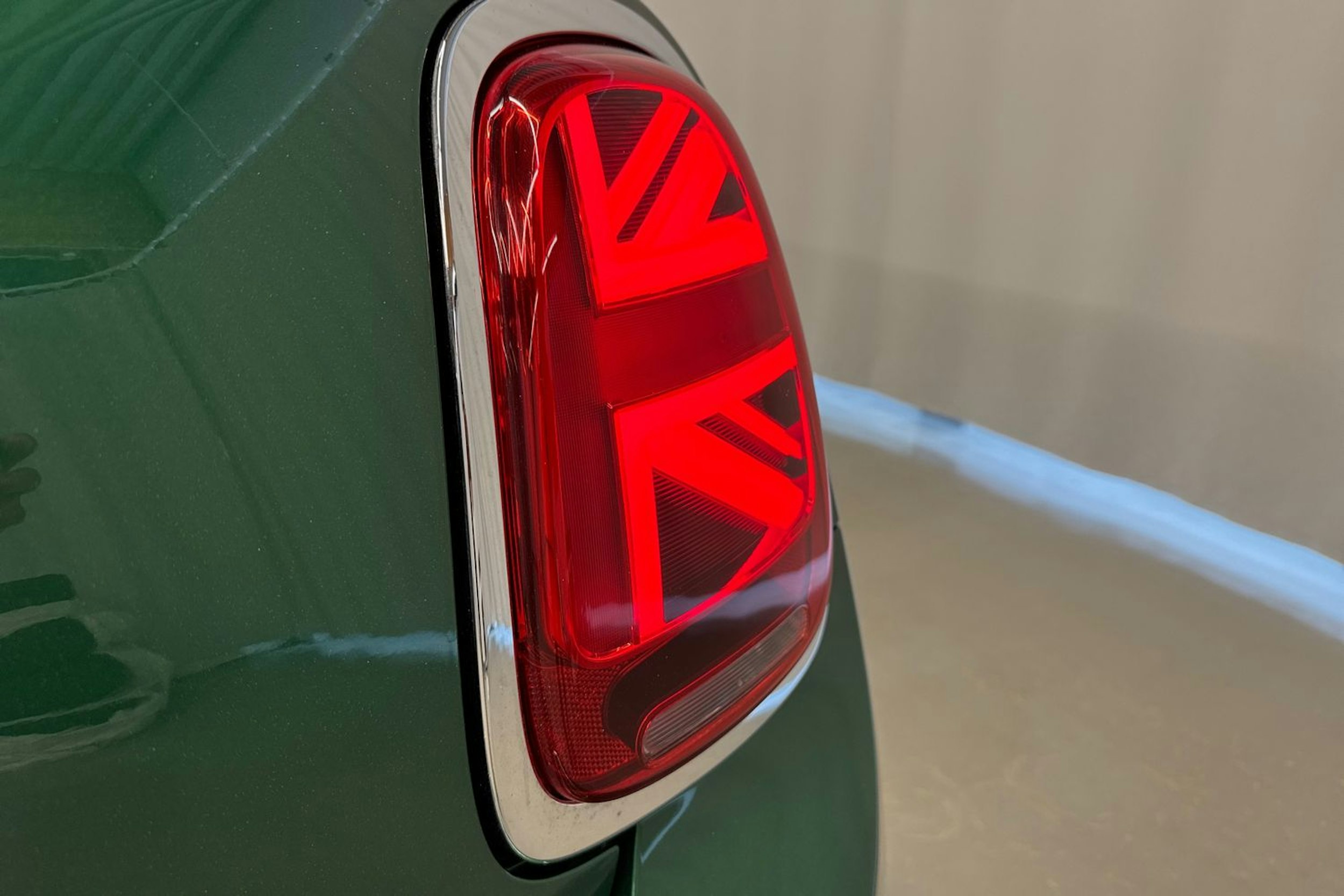 met. vihreä Mini Cooper SE 2022 kuva 14.