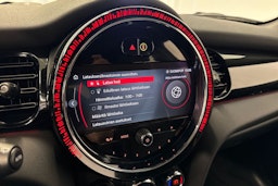 met. vihreä Mini Cooper SE 2022 kuva 23.