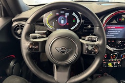 met. vihreä Mini Cooper SE 2022 kuva 29.