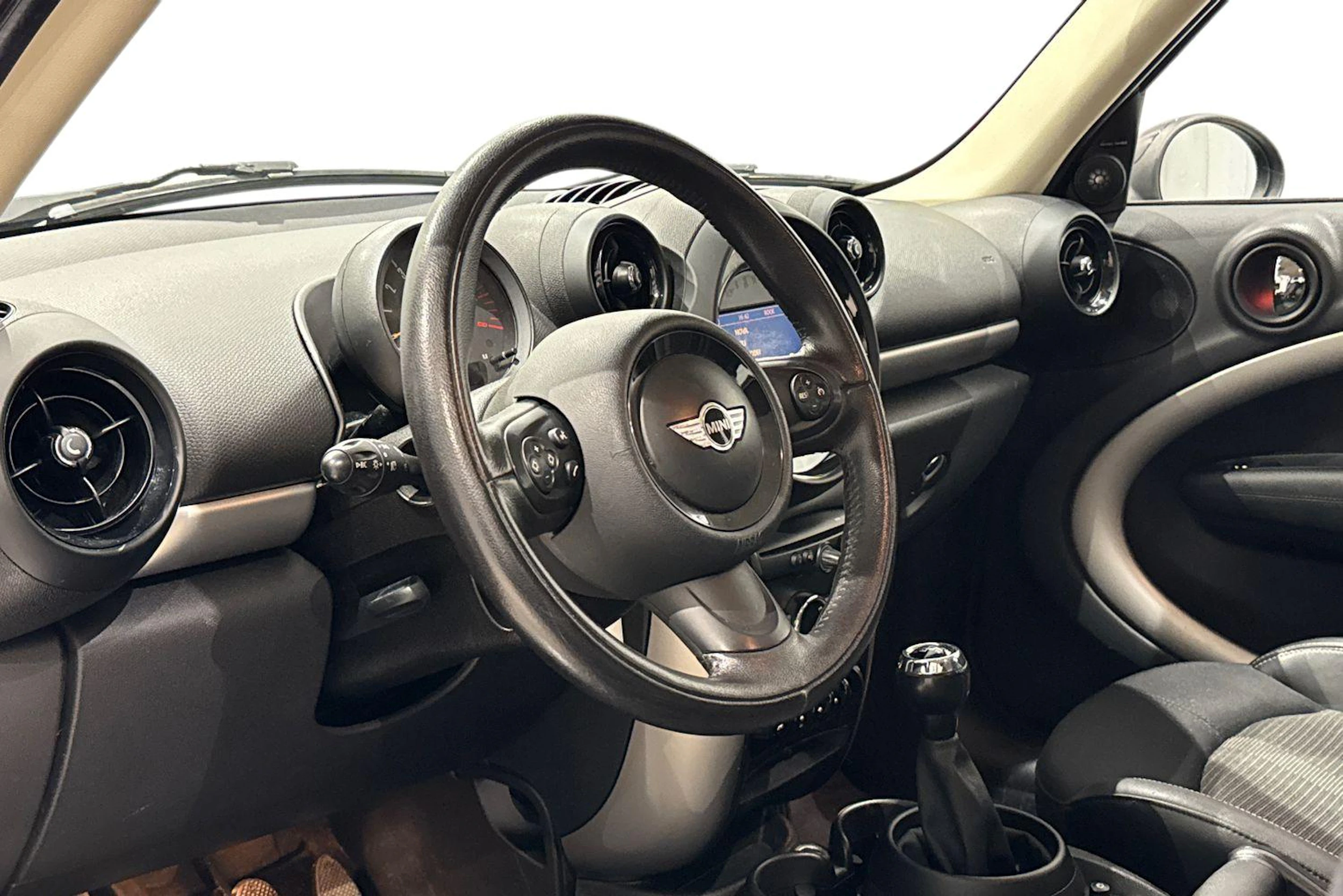 musta Mini Countryman 2015 kuva 6.