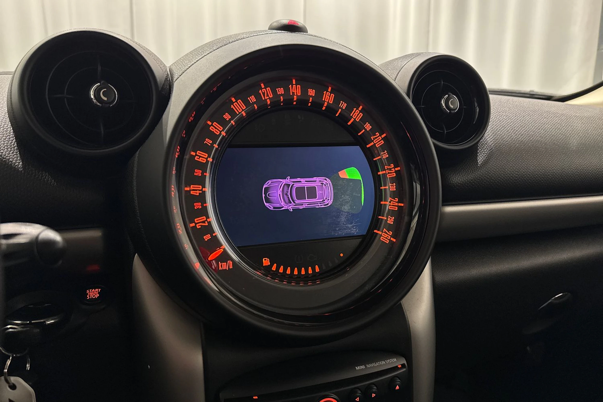 musta Mini Countryman 2015 kuva 17.