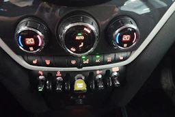 sininen Mini Countryman 2017 kuva 19.