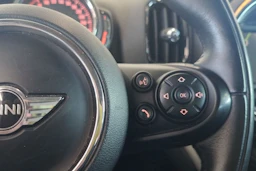 sininen Mini Countryman 2017 kuva 21.