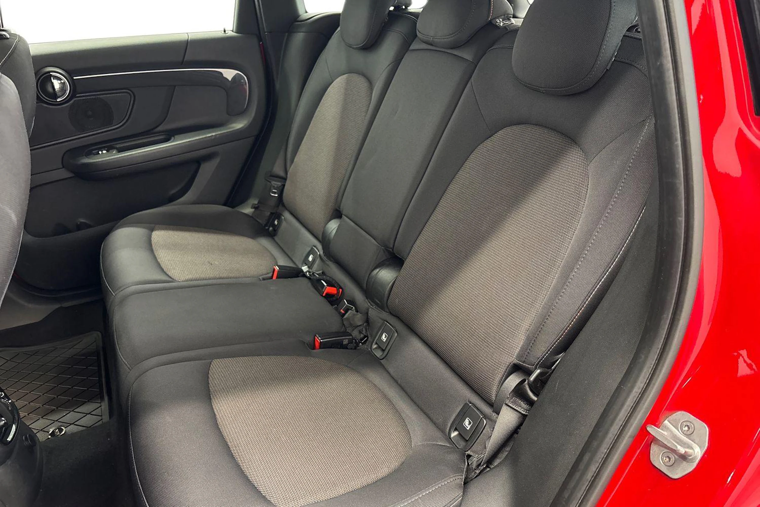 punainen Mini Countryman 2017 kuva 8.