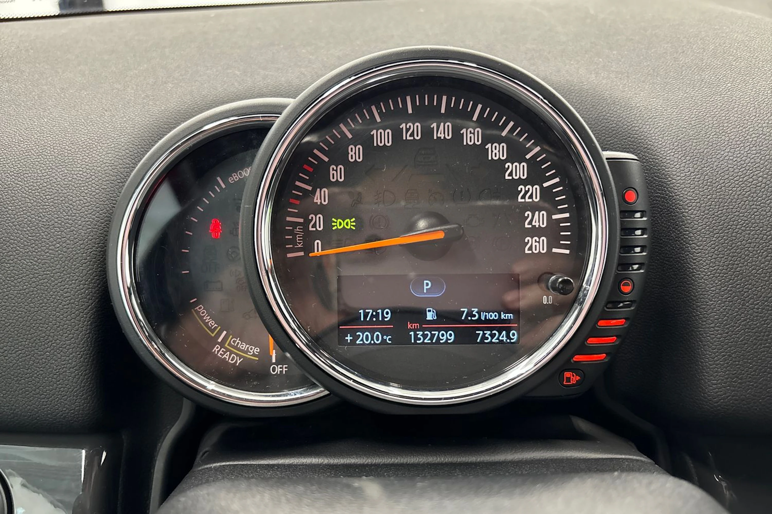 punainen Mini Countryman 2017 kuva 11.