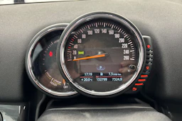 punainen Mini Countryman 2017 kuva 11.