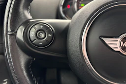 punainen Mini Countryman 2017 kuva 14.